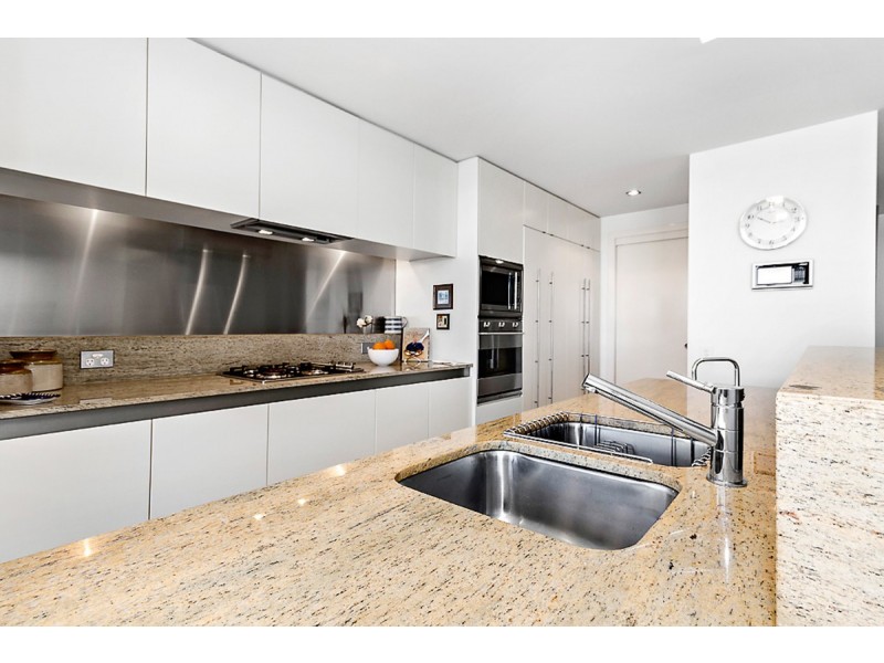 1242/22 Refinery Parade, New Farm QLD 4005