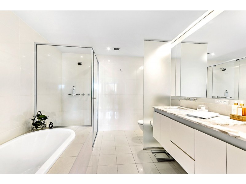 1242/22 Refinery Parade, New Farm QLD 4005