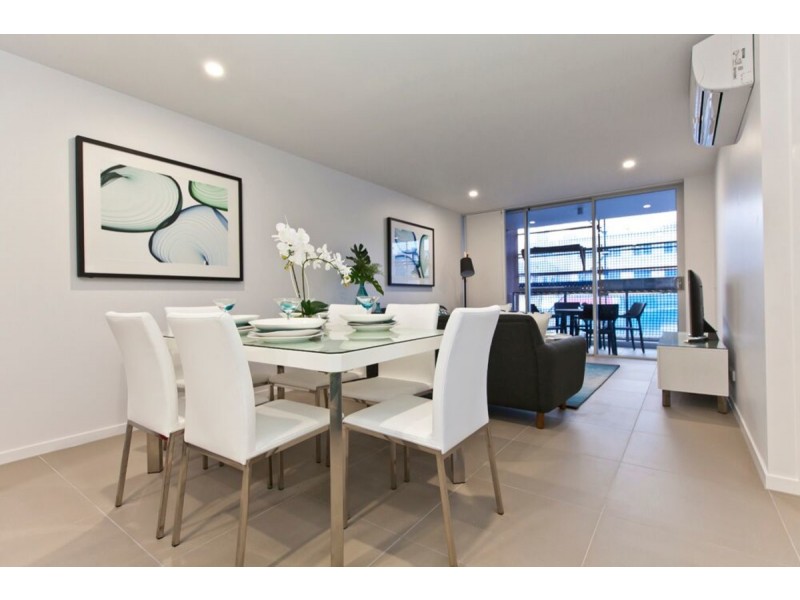 204/26 Spendelove Avenue, Southport QLD 4215