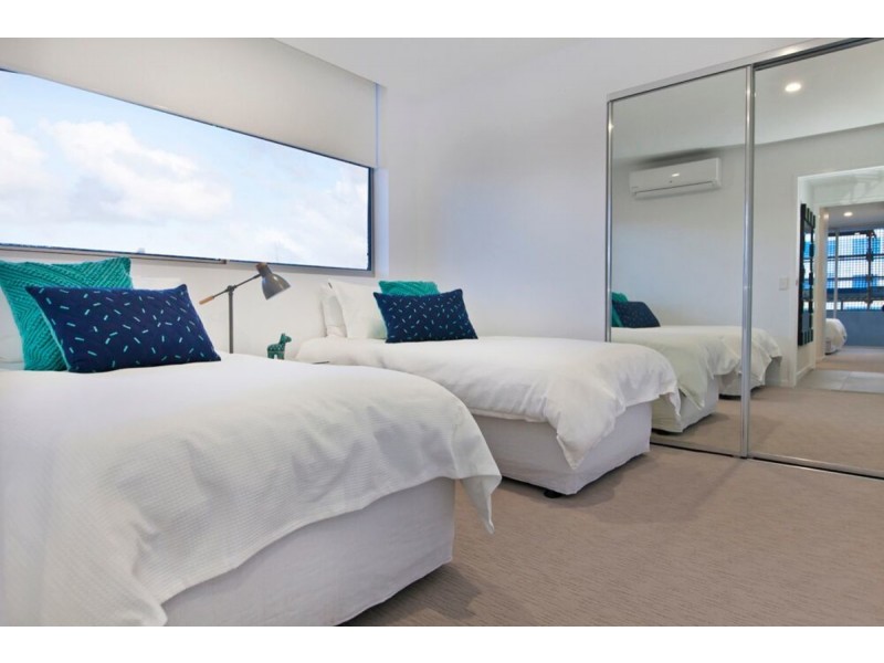 204/26 Spendelove Avenue, Southport QLD 4215