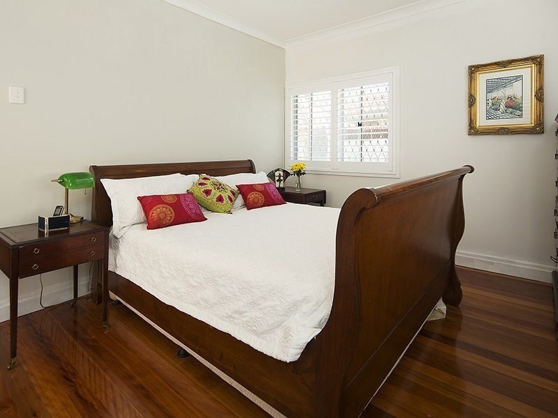 152 Highland Terrace, St Lucia QLD 4067