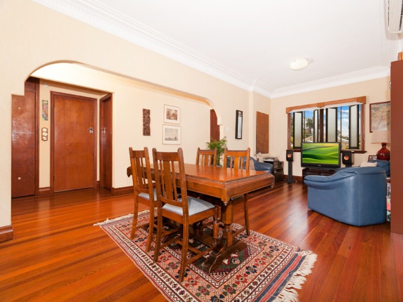 23 Palmer Street, Greenslopes QLD 4120