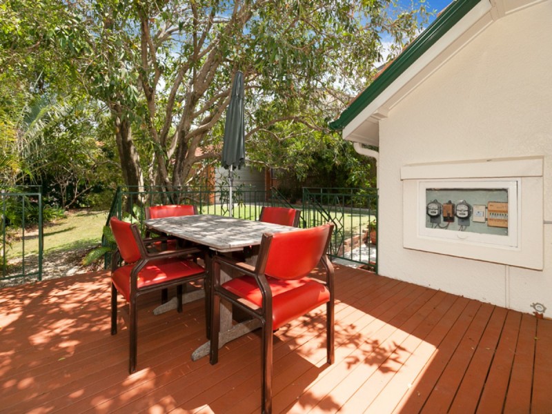 23 Palmer Street, Greenslopes QLD 4120