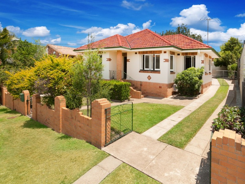 23 Palmer Street, Greenslopes QLD 4120