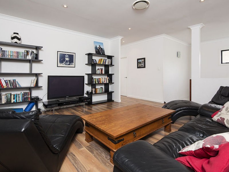 54 Waverley Road, Camp Hill QLD 4152