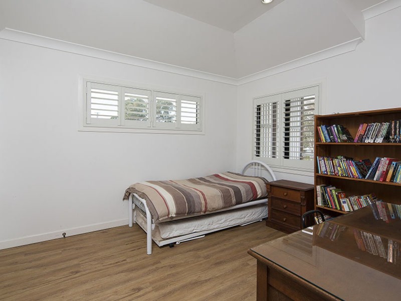 54 Waverley Road, Camp Hill QLD 4152