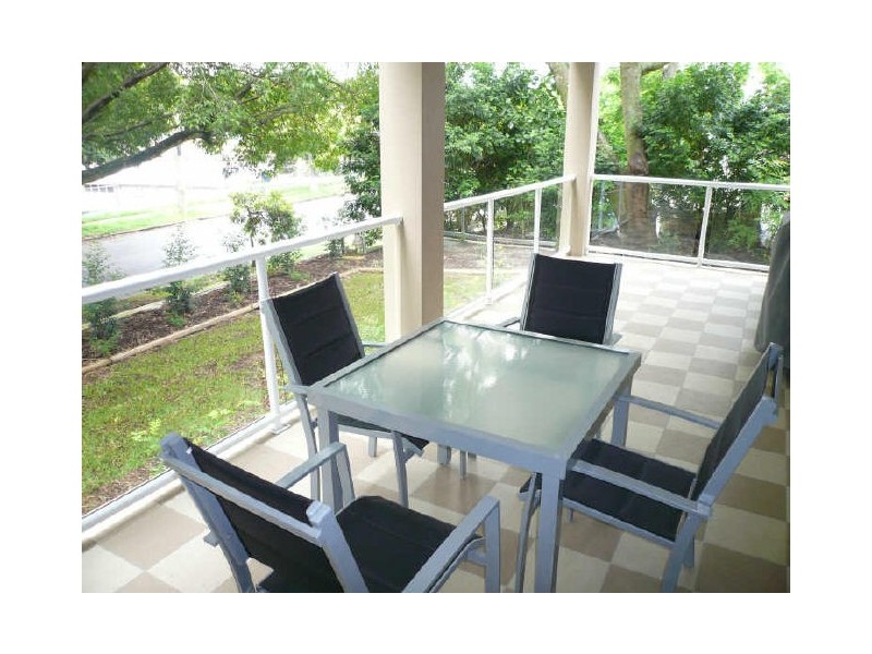 2/2A Barlow, Clayfield QLD 4011