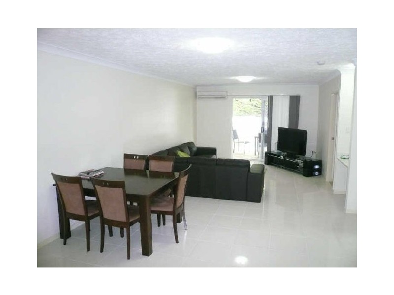 2/2A Barlow, Clayfield QLD 4011