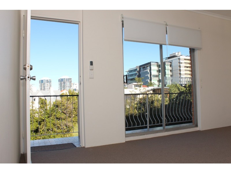 8/11 Locke Street, New Farm QLD 4005