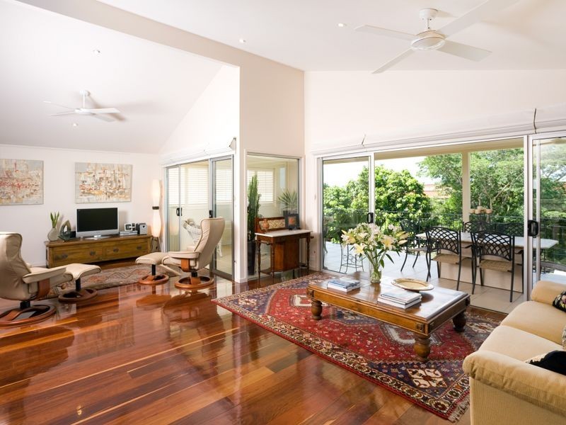 14 Walker Avenue, Teneriffe QLD 4005