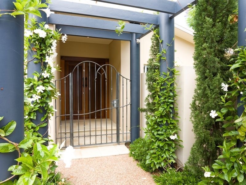 14 Walker Avenue, Teneriffe QLD 4005