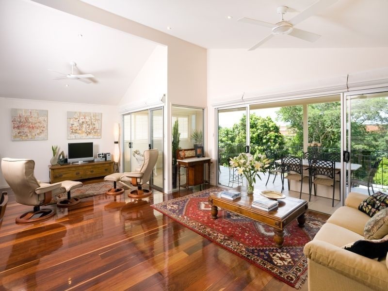 14 Walker Avenue, Teneriffe QLD 4005