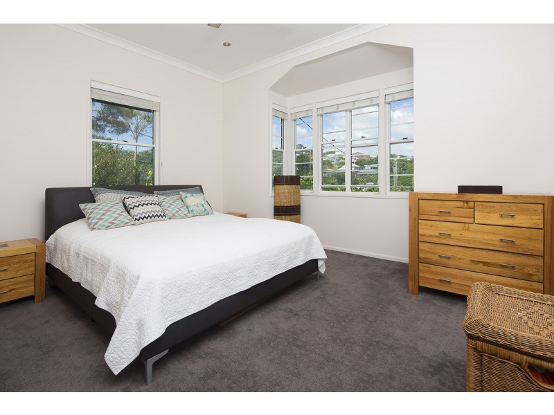 20 Pine Street, Hamilton QLD 4007