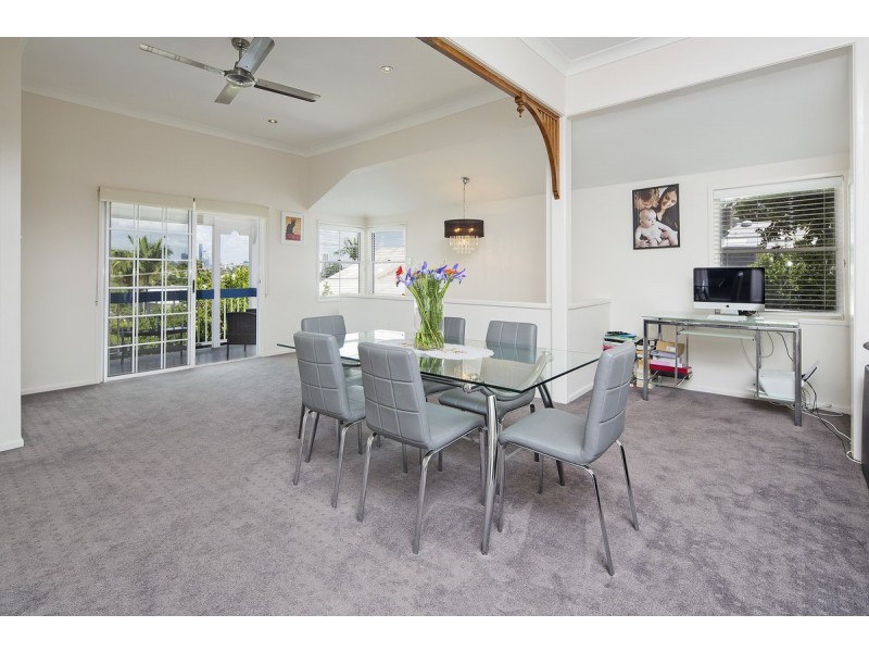 20 Pine Street, Hamilton QLD 4007