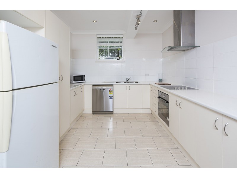 20 Pine Street, Hamilton QLD 4007