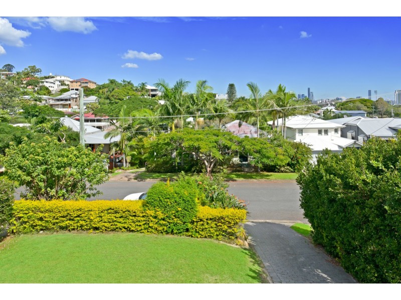20 Pine Street, Hamilton QLD 4007