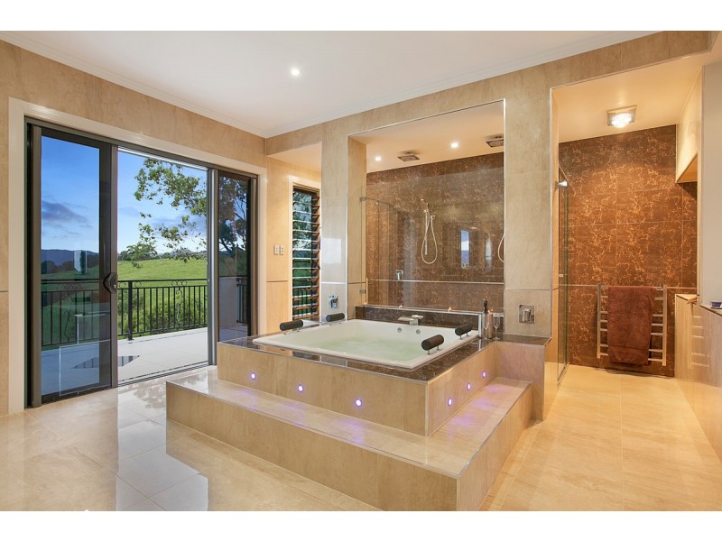 701 Clear Mountain Road, Clear Mountain QLD 4500