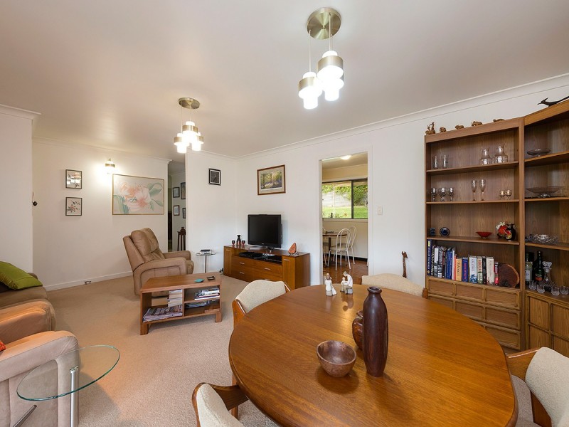 90 Burbong Street, Chapel Hill QLD 4069