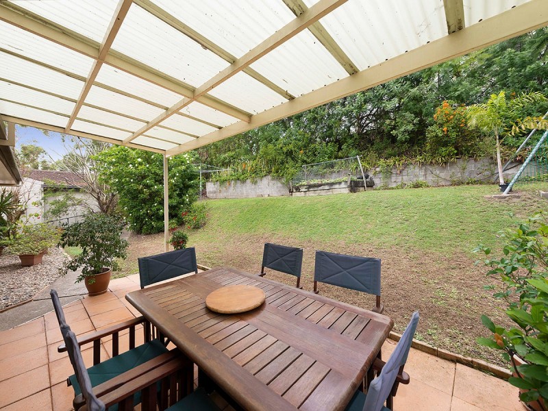 90 Burbong Street, Chapel Hill QLD 4069