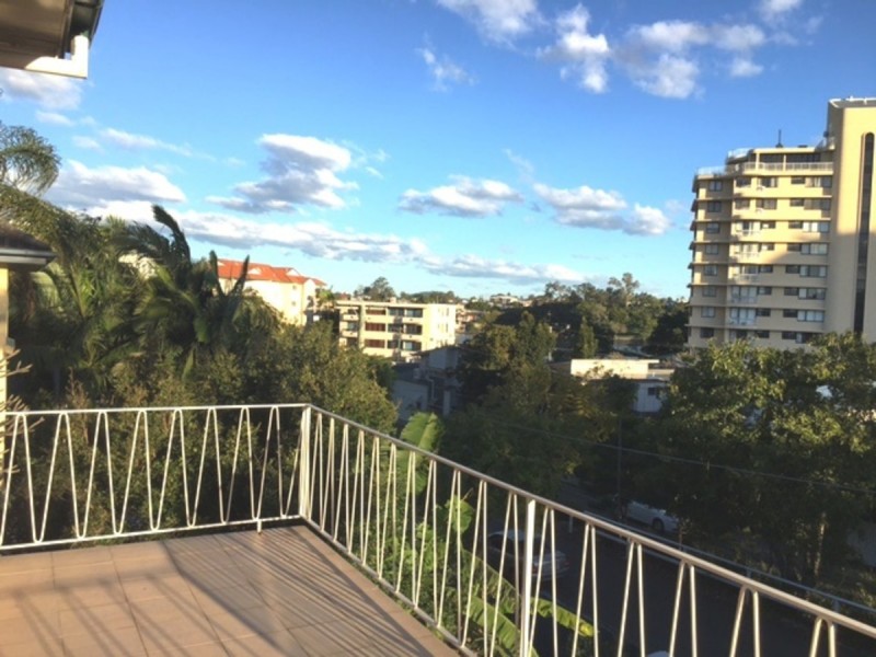 8/24 Hazlewood Street, New Farm QLD 4005