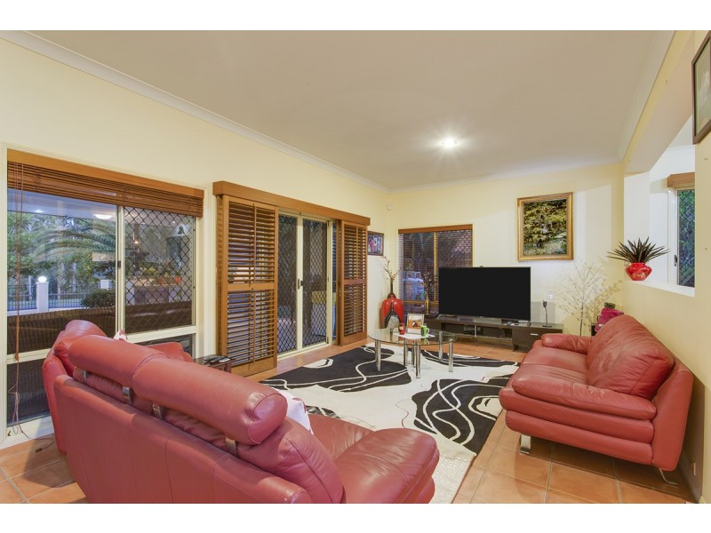 35 Thomas Mcleod Avenue, Sinnamon Park QLD 4073