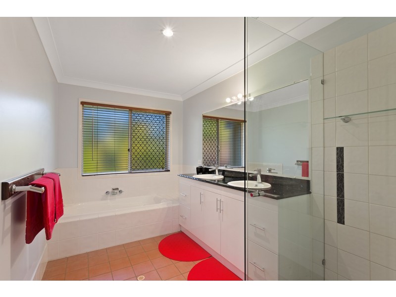 35 Thomas Mcleod Avenue, Sinnamon Park QLD 4073