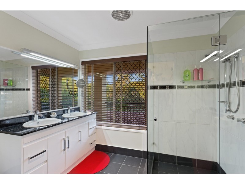 35 Thomas Mcleod Avenue, Sinnamon Park QLD 4073