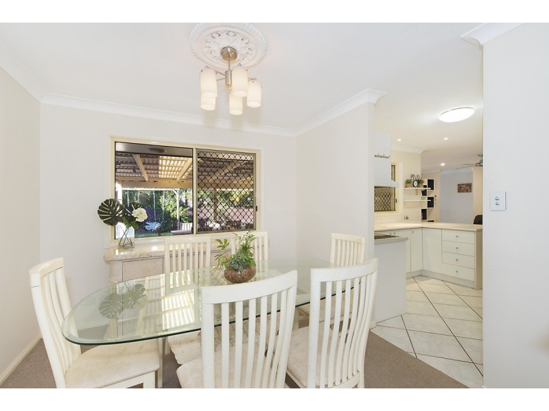 24 Mareeba Court, Arana Hills QLD 4054