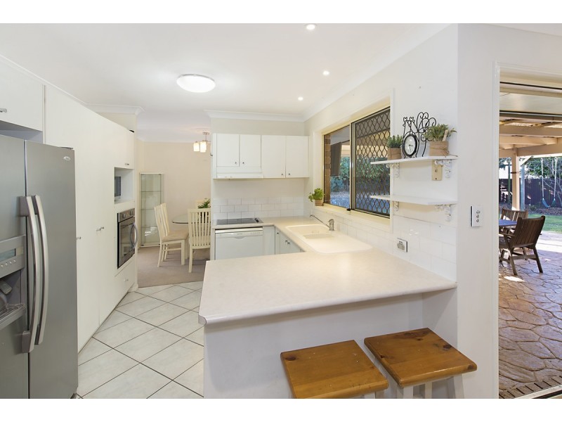 24 Mareeba Court, Arana Hills QLD 4054