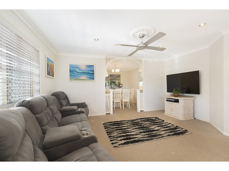 24 Mareeba Court, Arana Hills QLD 4054