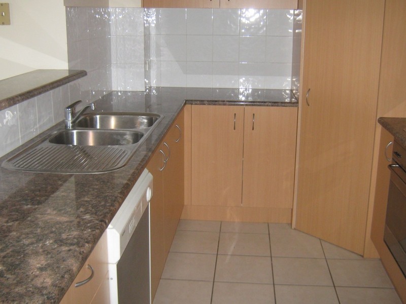 24/177 Merthyr Road, New Farm QLD 4005