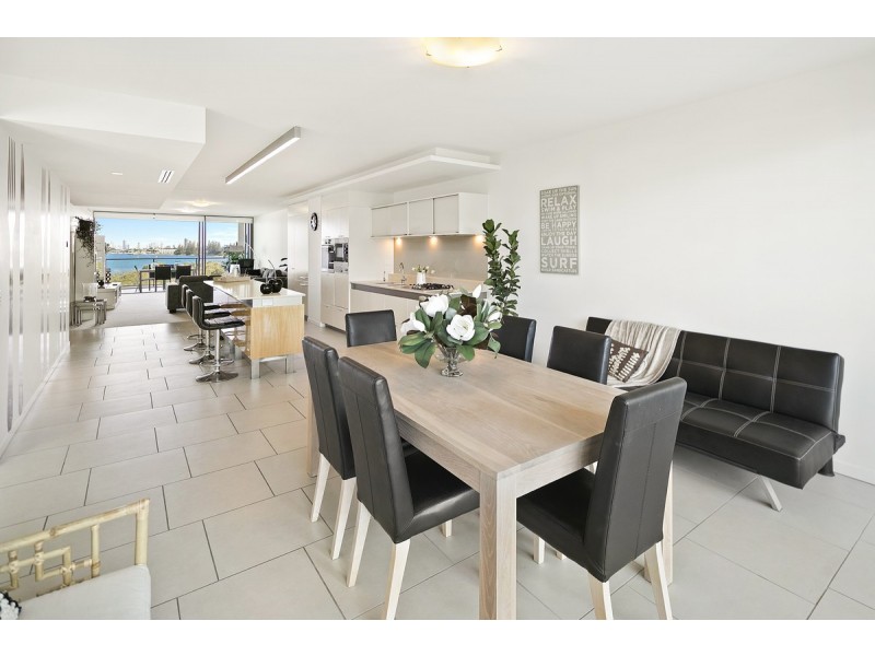 29404/2 Ephraim Island Parade, Paradise Point QLD 4216