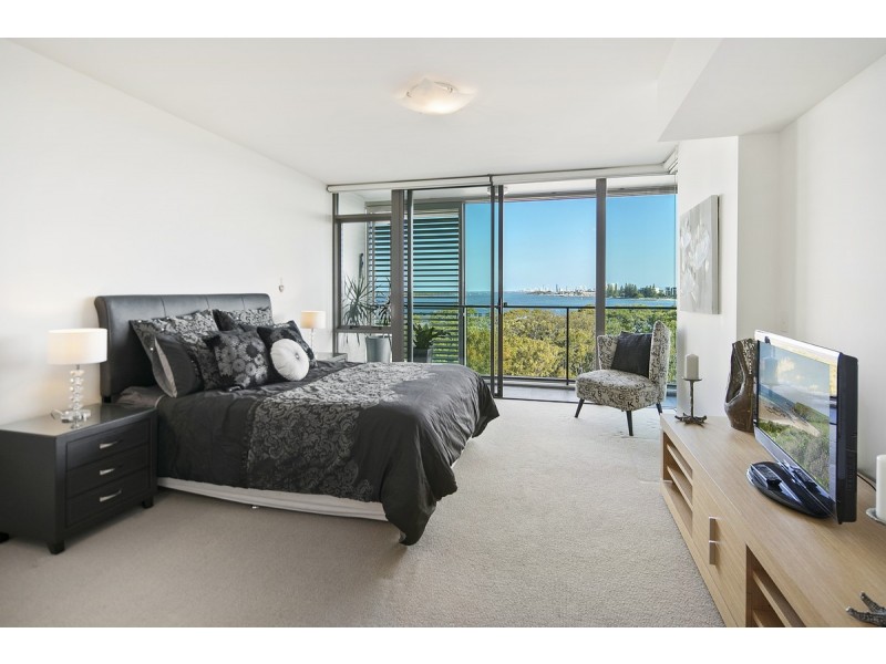 29404/2 Ephraim Island Parade, Paradise Point QLD 4216