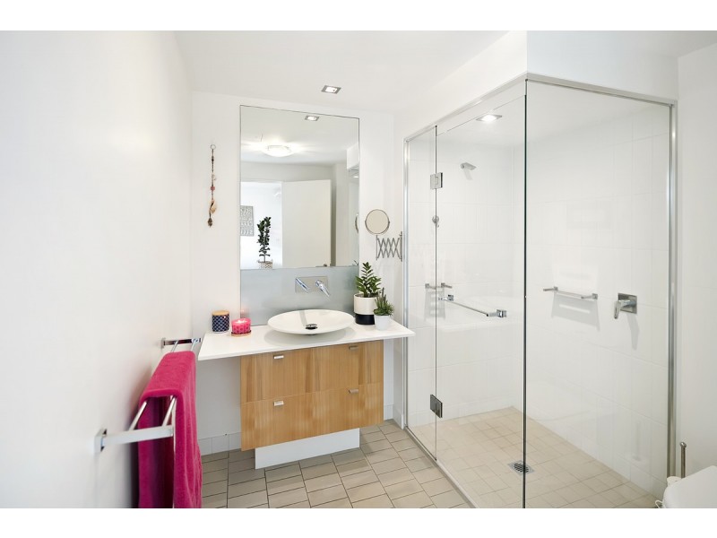 29404/2 Ephraim Island Parade, Paradise Point QLD 4216