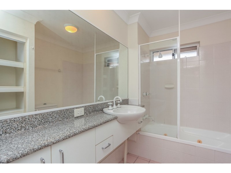 9/102 Langshaw Street, New Farm QLD 4005