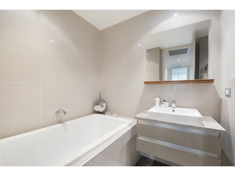 42/205 Coronation Drive, Milton QLD 4064