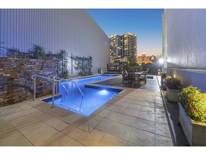 42/205 Coronation Drive, Milton QLD 4064