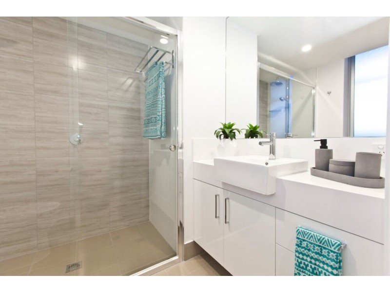 202/26 Spendelove Avenue, Southport QLD 4215