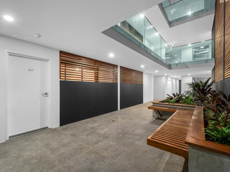 301/27-31 Ekibin Road, Annerley QLD 4103