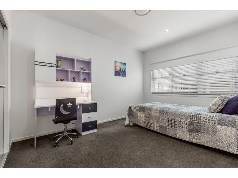 15 Sylvia Street, Camp Hill QLD 4152