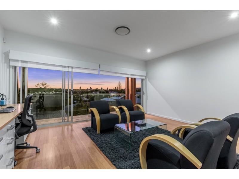 15 Sylvia Street, Camp Hill QLD 4152