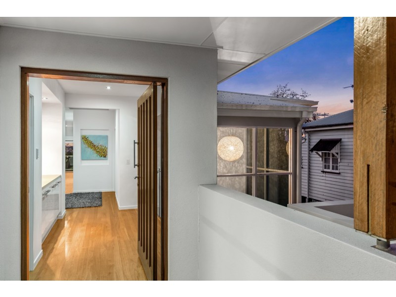 15 Sylvia Street, Camp Hill QLD 4152