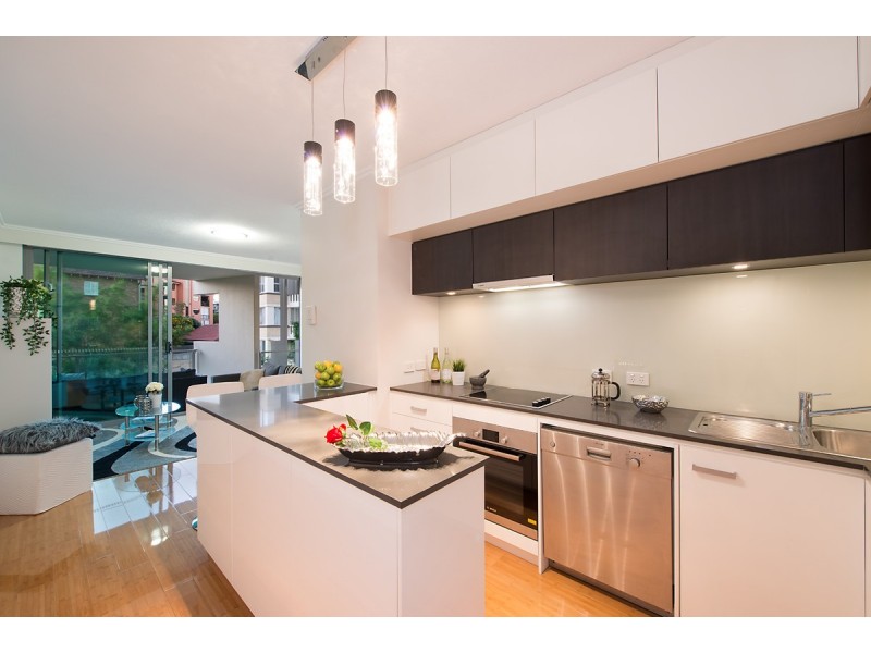 11/75 Barker Street, New Farm QLD 4005