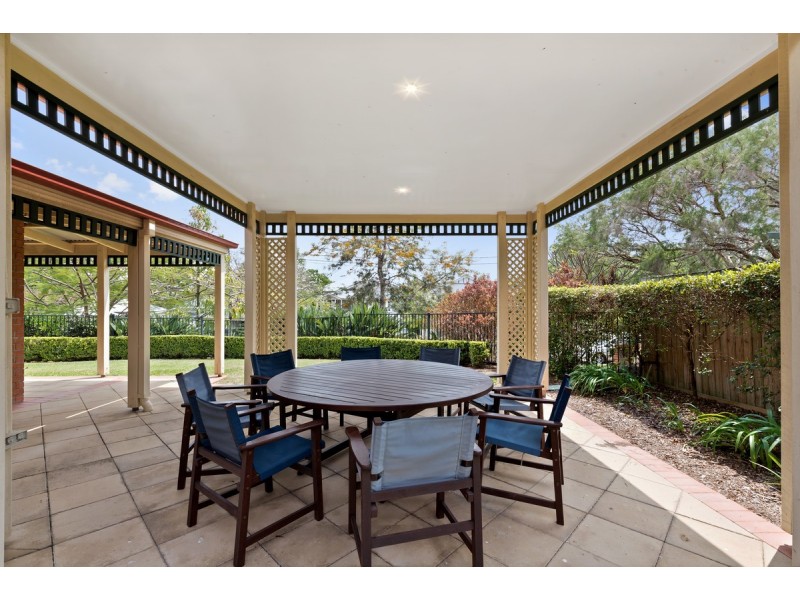 61 Barker Street, East Brisbane QLD 4169