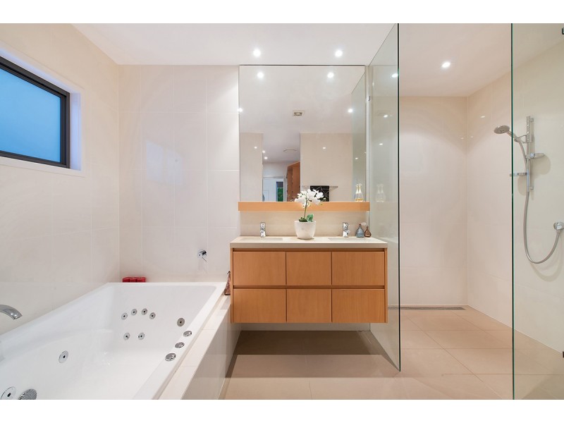 33 Greene Street, Newmarket QLD 4051