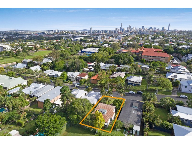 29 Thorne Street, Windsor QLD 4030
