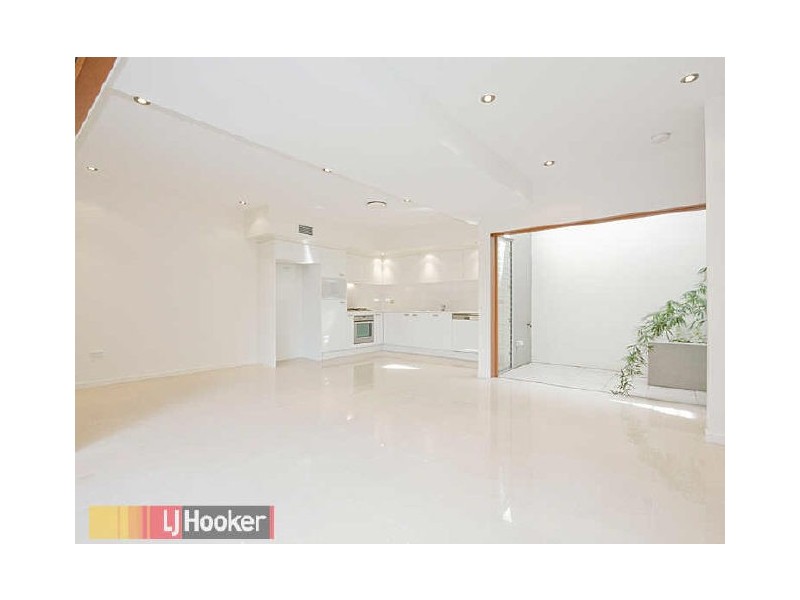 4/15 Halford Street, Newstead QLD 4006