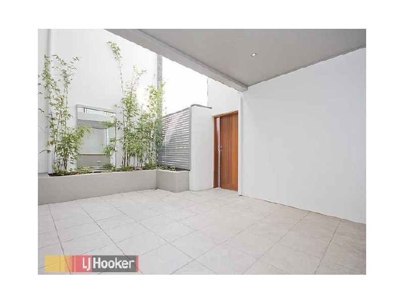 4/15 Halford Street, Newstead QLD 4006