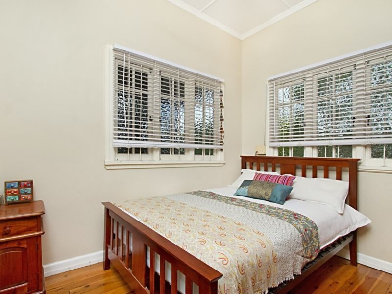 2 Greens Road, Coorparoo QLD 4151