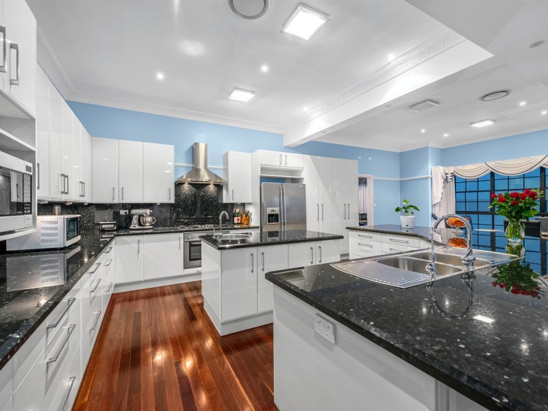 62 Crescent Road, Hamilton QLD 4007